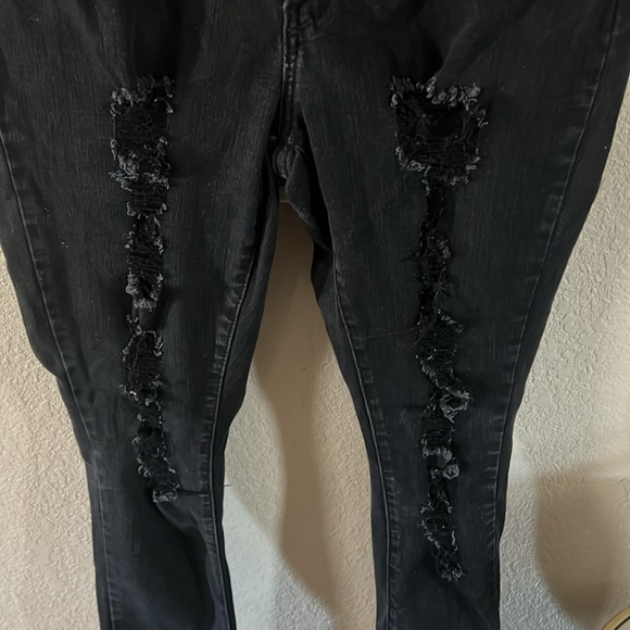 Levi’s 711 Black Jeans - Picture 4 of 6